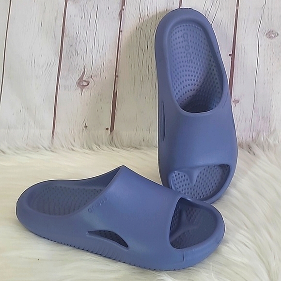 CROCS Shoes - CROCS Perriwinkle Blue Slide Sandals Comfort Waterproof Outdoor Shoes Womens 6